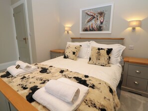 Interior - Hunter's Lodge (Buxton)