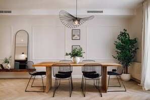 Dining - Lunalux - Habitat Apartments (Barcelona)