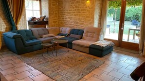 Living area - La Ferme Tchoukar, Ferme Dauphinoise à 10min du lac à Pied (BILIEU)