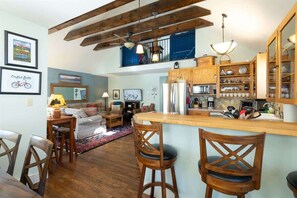 TV - Alpenglow- Great location in Town of Crested Butte (Crested Butte)