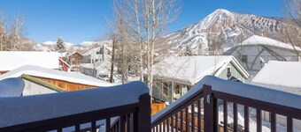Alpenglow- Great location in Town of Crested Butte