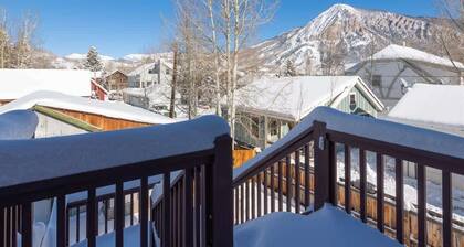 Alpenglow- Great location in Town of Crested Butte