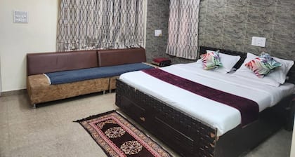 Private Room 1 - Paddy's Luxurious Home Stay