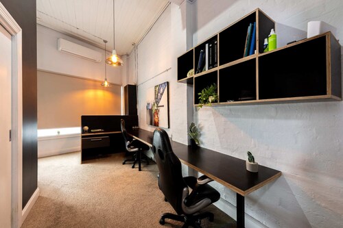 Unique 2BR Converted Storefront APT in Alphington!