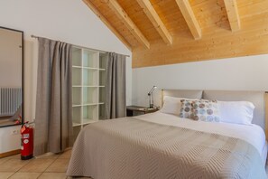 2 quartos, ferros/tábuas de passar roupa, Wi-Fi de cortesia