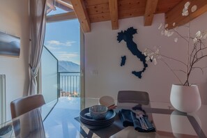 Dining - Veloccino Del Lago by Varenna Holidays (Perledo)