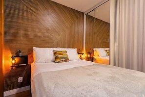 1 室のベッドルーム、デスク、アイロン / アイロン台、WiFi (無料)