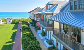 Terrace/patio - Upscale Tuscan-inspired retreat with private courtyard & breathtaking Gulf views (Rosemary Beach)