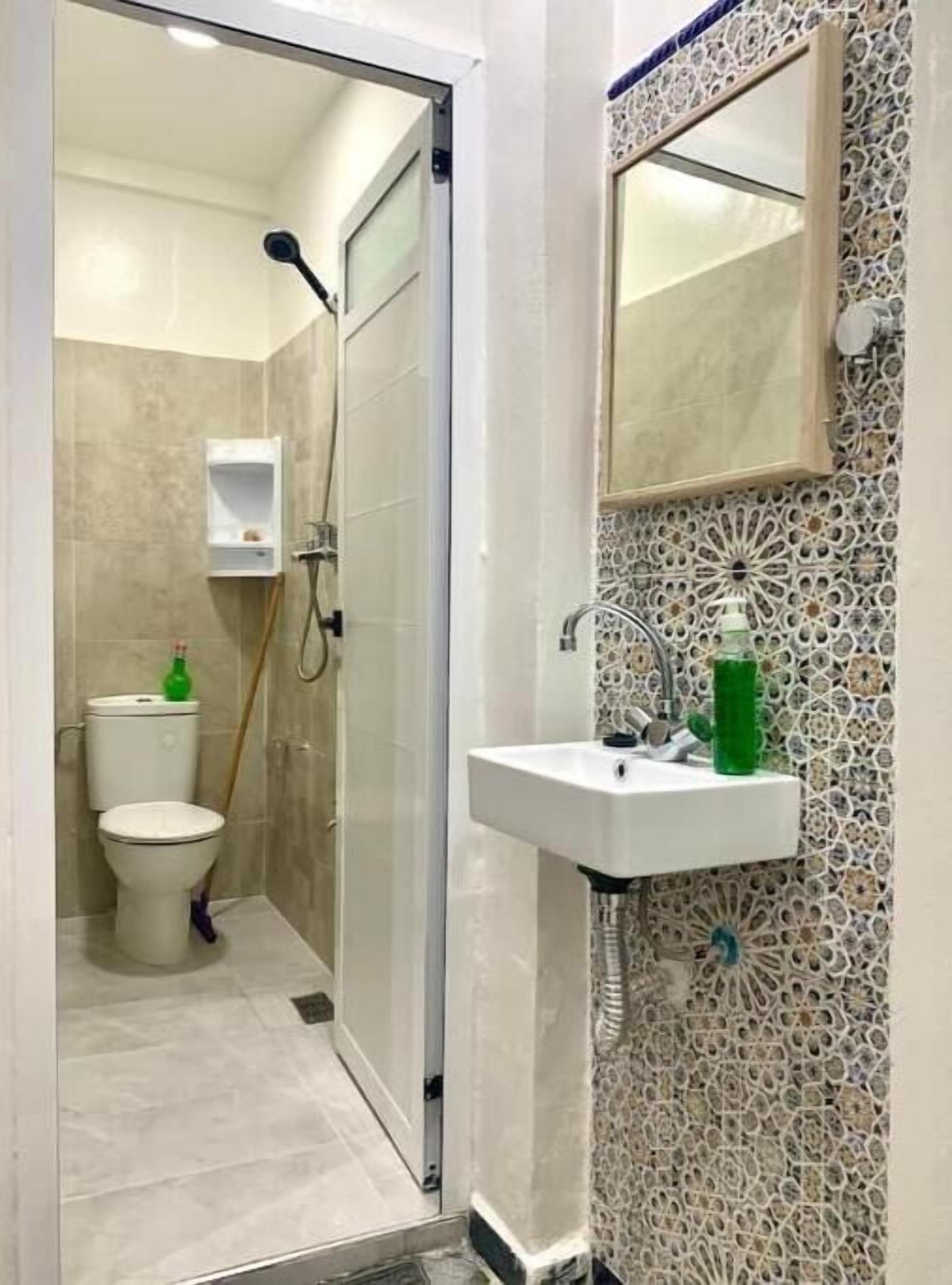 Towels, toilet paper