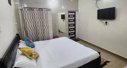 Private - 1 BHK Floor - Paddy's Luxurious Home Stay