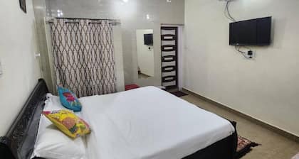 Private - 1 BHK Floor - Paddy's Luxurious Home Stay

