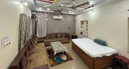 Private - 1 BHK Floor - Paddy's Luxurious Home Stay
