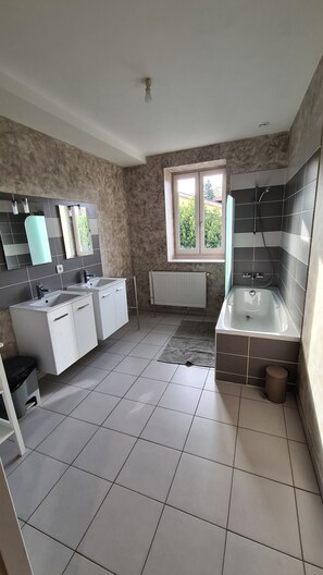 Douche, papier toilette