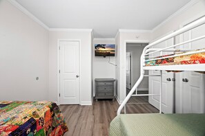 7 bedrooms, free WiFi, bed sheets - Refurbished Oceanfront 7BR w/ Hot Tub, Game Room & Spacious Gathering Areas (Emerald Isle)