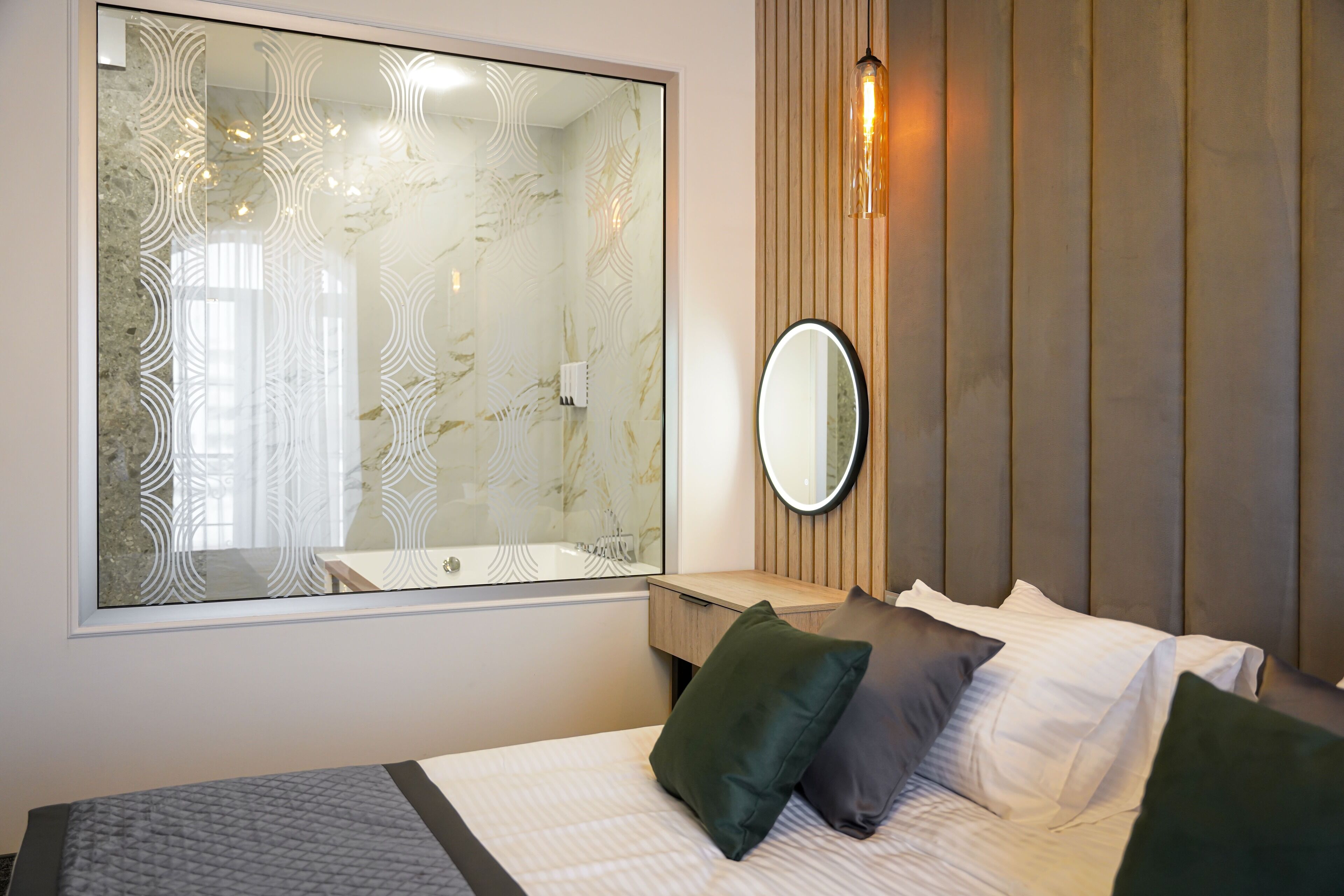 Suite – executive | Sengetøy av topp kvalitet, minibar og safe på rommet