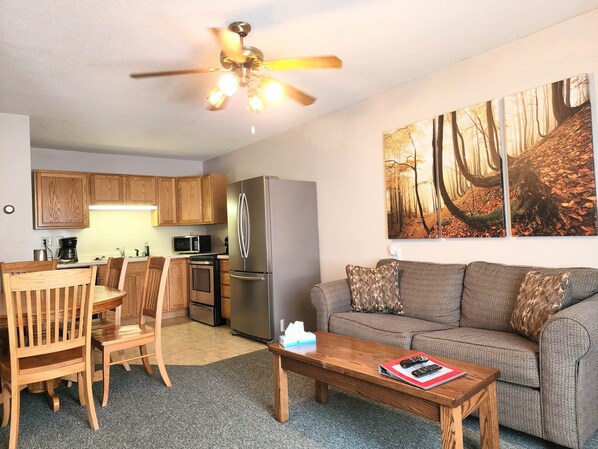 Standard Suite | Private kitchen | Mini-fridge, microwave