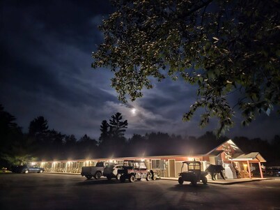 Trails Inn Quadna Mountain Motel & RV