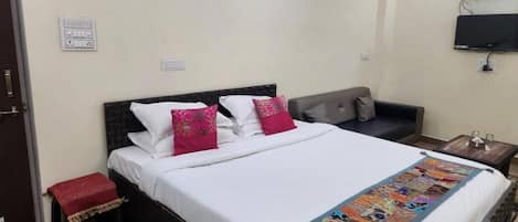 3 bedrooms, free WiFi, bed sheets