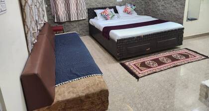 Paddy's Luxurious Home Stay