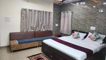 3 bedrooms, free WiFi, bed sheets