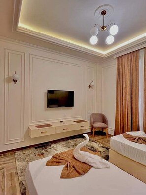 Dobbelt- eller tomannsrom – superior, byutsikt | Sengetøy i egyptisk bomull og sengetøy av topp kvalitet