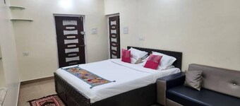 Private  - 2 BHK Floor - Paddy's Luxurious Home Stay



