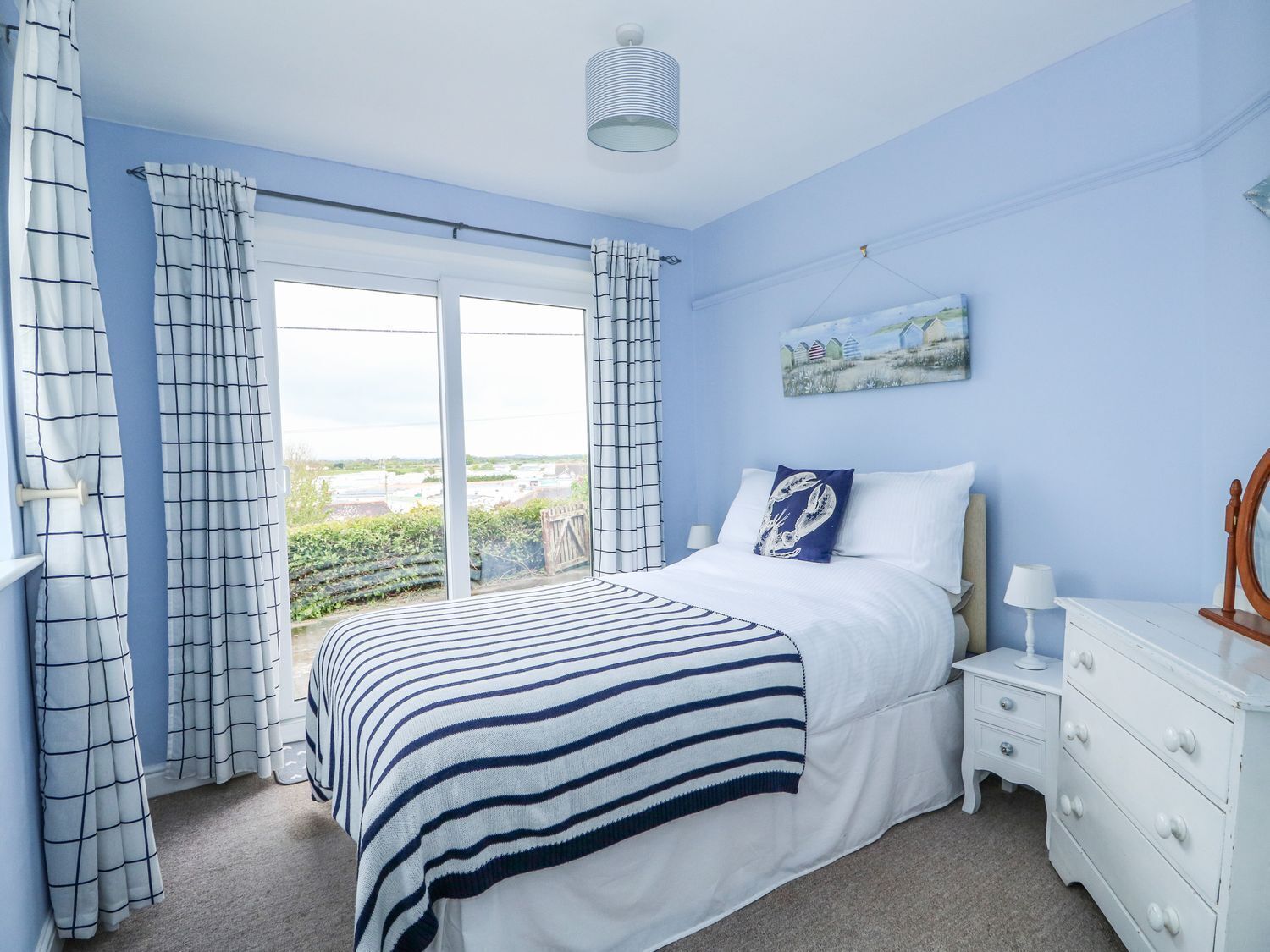 3 bedrooms, individually decorated, individually furnished, free WiFi