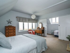 3 Schlafzimmer, individuell dekoriert, individuell eingerichtet