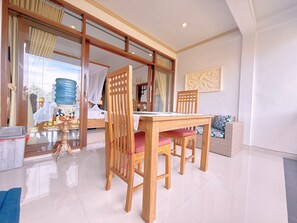 Dining - Modern room with natural lighting
(Bali)