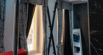 Luxury suite con vasca idromassaggio a tema Eros vicina al centro di Roma