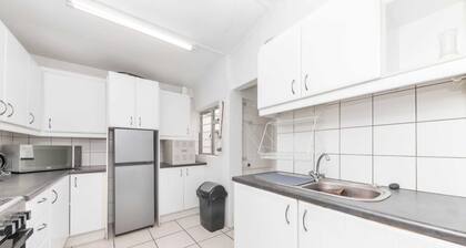 Peaceful 1BD Flat w/ Private Gardenrondebosch