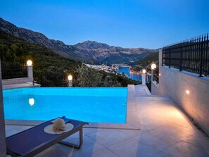 House (Two Bedroom Holiday Home) | Pool
