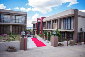 Exterior - Thabeng Hotel & Restaurant (Maseru)