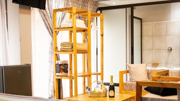 Executive Room, 1 Bedroom, Non Smoking, City View | Premium bedding, desk, laptop workspace, blackout drapes - Thabeng Hotel & Restaurant (Maseru)
