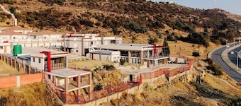 Thabeng Hotel & Restaurant