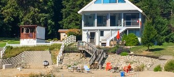 Lakefront hideaway with games, grill, smart TVs, mountain views, & AC