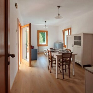 Traditional Apartment, 2 Bedrooms, Kitchen, Hill View | Living area - AGRITURISMO L'EREMO (Giavera del Montello)