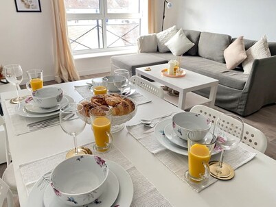 Modern City Centre Apartment | High Speed Internet