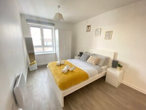 2 bedrooms, iron/ironing board, WiFi, bed sheets