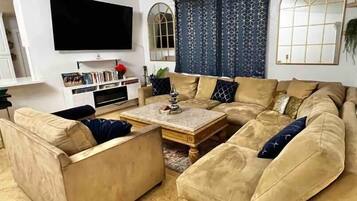 Smart TV, fireplace, video games, books