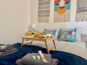 2 bedrooms, desk, iron/ironing board, WiFi