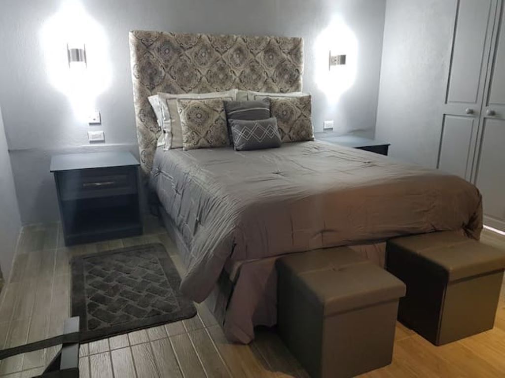 1 bedroom, in-room safe, iron/ironing board, free WiFi