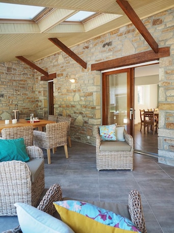 Interior. Charming house in Porspoder with outdoor pool – Near beaches & quiet setting