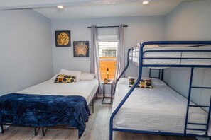 Casa (3 Bedrooms) | 3 camere, postazione laptop, ferro/asse da stiro, lenzuola