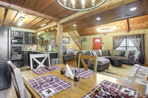 Fernseher, Kamin, Videospiele, Bücher