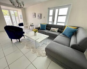 Living area - Vistamar 5-bedroom Villa with pool (Carolina)