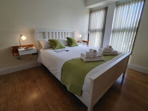 Double Room (Room 3) | Soundproofing - Chandlers Lodge B&B (Camelford)