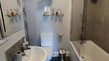 Doppelzimmer (Room 3) | Badezimmer