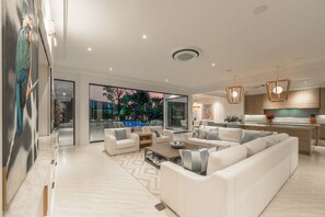 Living area - MONTRESOR RESIDENCE PHUKET (Tambon Choeng Thale)