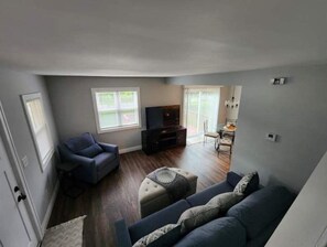 Smart TV - Comfy 3BR 6min drive Downtown Harbor Center, Buffalo Bills fan favorite. (Lackawanna)
